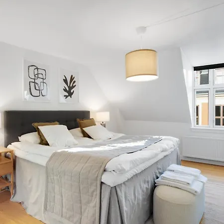 Sanders Leaves 4 - Precious 2-bdr In * Copenhaga