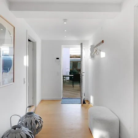 Sanders Leaves 4 - Precious 2-bdr In