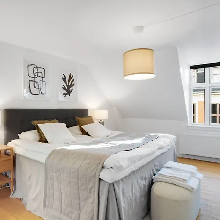 Sanders Leaves 4 - Precious 2-bdr In * Copenhaga