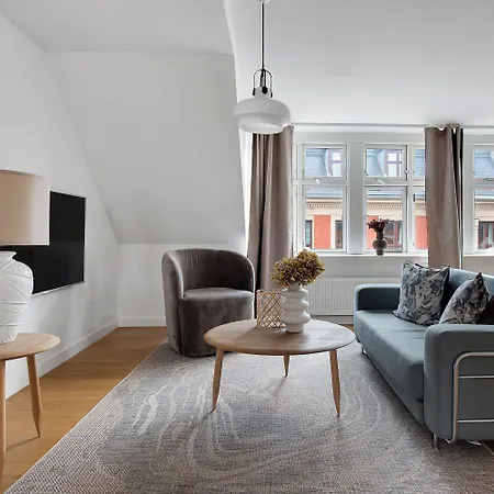 Apartman Leaves 4 - Precious 2-bdr In *