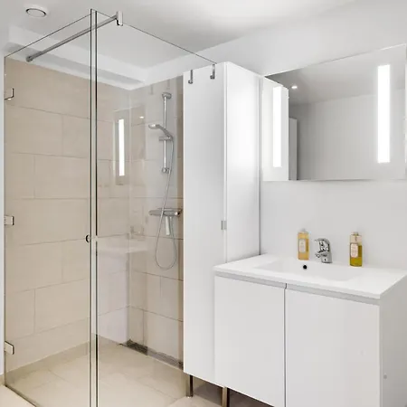 Apartman Leaves 4 - Precious 2-bdr In